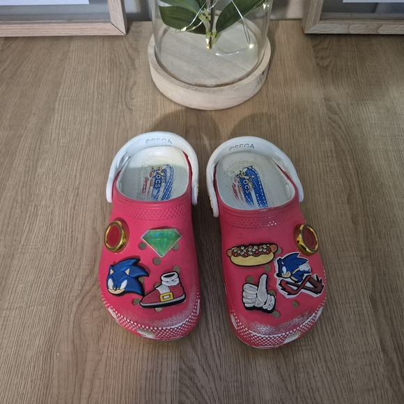 Sonic Crocs with Charms - Picture 2 of 6